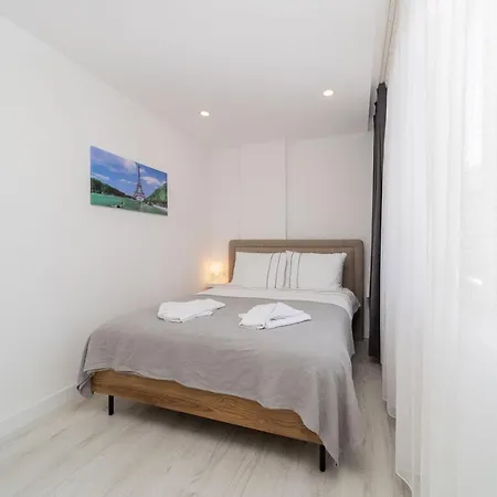 Central Flat With Balcony In Muratpasa * Antalya
